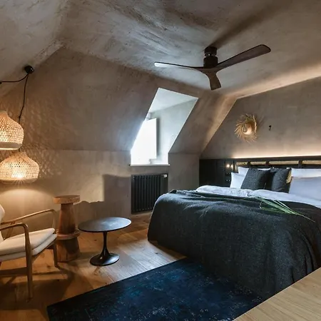 / Weingut Meintzinger Hotel Frickenhausen am Main
