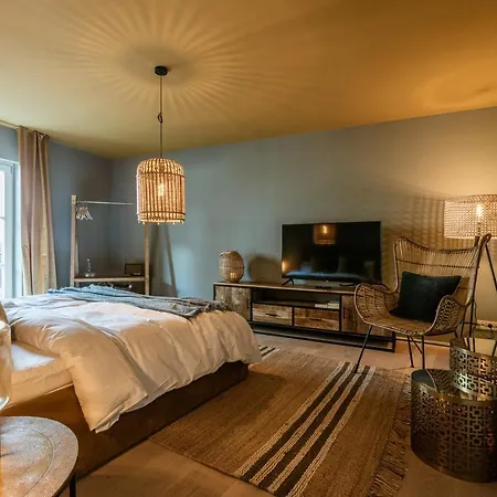 / Weingut Meintzinger Hotel