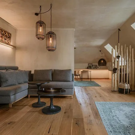 / Weingut Meintzinger Hotel Frickenhausen am Main