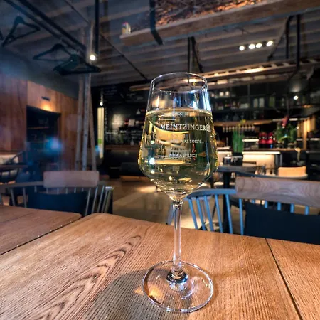 / Weingut Meintzinger Hotel