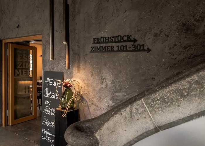 / Weingut Meintzinger Hotell Frickenhausen am Main