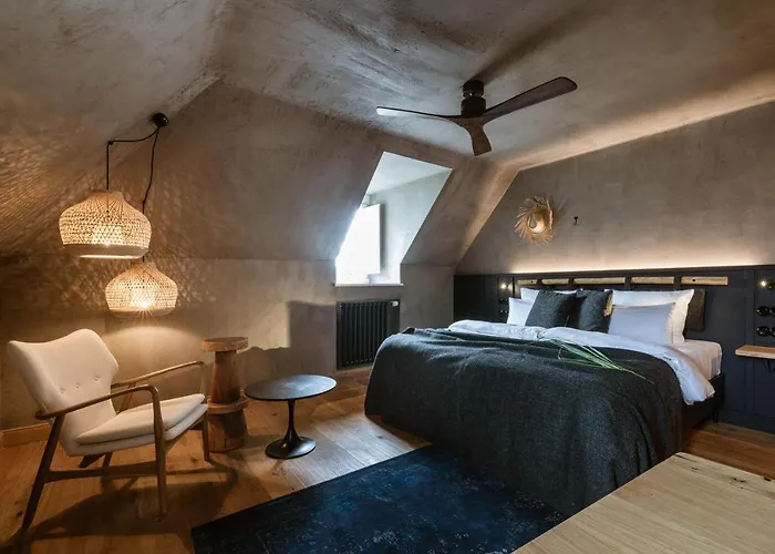 / Weingut Meintzinger Hotell Frickenhausen am Main