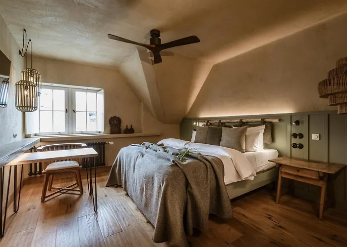 / Weingut Meintzinger Hotell Frickenhausen am Main