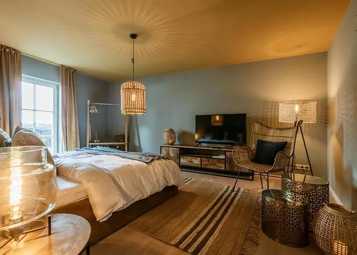 / Weingut Meintzinger Hotell