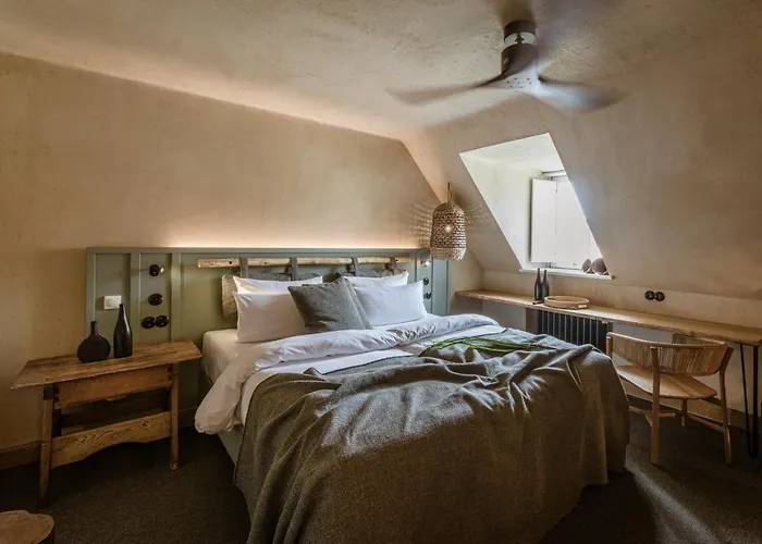 / Weingut Meintzinger Hotell