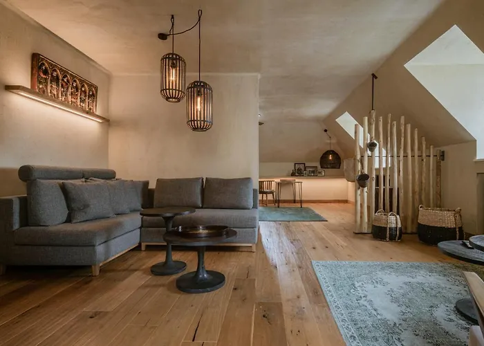 / Weingut Meintzinger Hotell Frickenhausen am Main