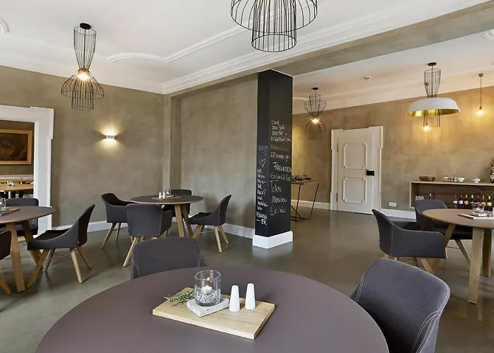 / Weingut Meintzinger Hotell Frickenhausen am Main